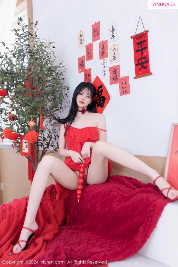   [XiuRen]高清写真图 2024.02.08 No.8098 幼幼 春节美腿第20张图片